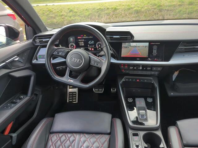 Audi A3 SPORTBACK 35 TFSI S edition / Panorama dak / Diamant Leder / Achteruitrijcamera / Climate / 19 Inch / Full Led