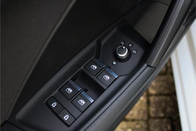 Audi A3 SPORTBACK 30TFSi Pro Line | Carplay | 19inch