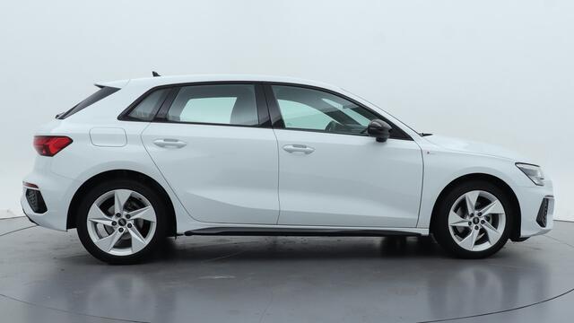 Audi A3 SPORTBACK 30 TFSI S edition | Zwart optiek | Adaptive cruise | PDC |