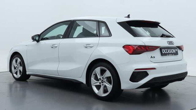 Audi A3 SPORTBACK 30 TFSI S edition | Zwart optiek | Adaptive cruise | PDC |