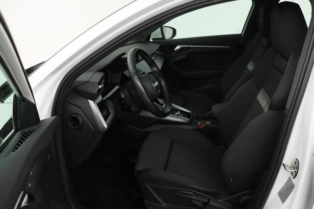 Audi A3 SPORTBACK 30 TFSI Business Edition | Carplay | Sportstoelen | Virtual Cockpit | Full LED | Climate control | Navigatie | PDC | Cruise control
