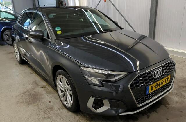 Audi A3 SPORTBACK 30 TDI Business edition Navigatie Trekhaak ACC Keyless Led Sportstoelen 17 inch Lichtmetaal Camera Getint Glas NL Auto BTW