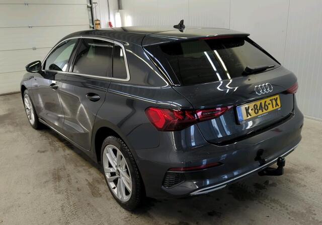 Audi A3 SPORTBACK 30 TDI Business edition Navigatie Trekhaak ACC Keyless Led Sportstoelen 17 inch Lichtmetaal Camera Getint Glas NL Auto BTW