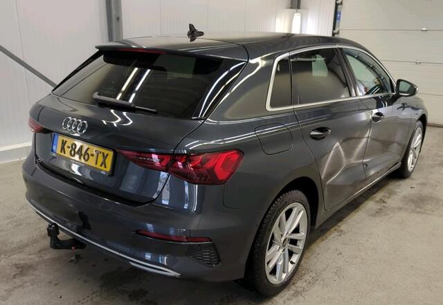 Audi A3 SPORTBACK 30 TDI Business edition Navigatie Trekhaak ACC Keyless Led Sportstoelen 17 inch Lichtmetaal Camera Getint Glas NL Auto BTW