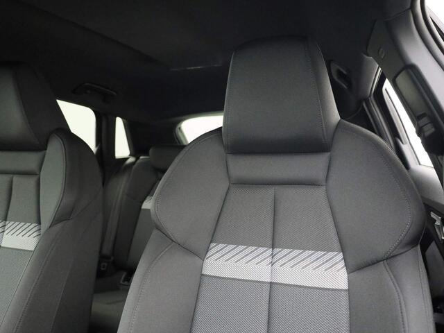Audi A3 SPORTBACK 45 TFSIe 180kW/245PK S Line · Camera+Parkeersensoren · Zwart optiek · LED · Privacyglass