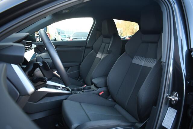 Audi A3 SPORTBACK 40 TFSI e S-zetels ACC Head-up 19inch El-klep
