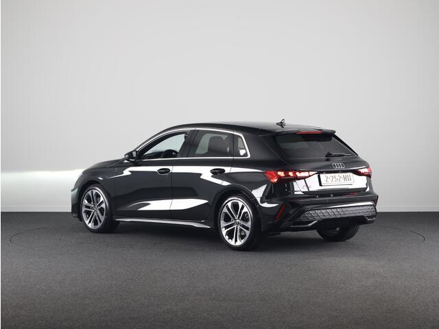 Audi A3 SPORTBACK 35 TFSI S edition 150pk S-tronic | Facelift | Navigatie | Elektrisch verstelbare voorstoelen | parkeercamera | 18 inch lichtmetalen velgen