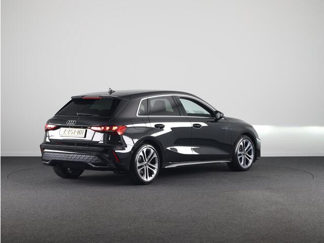 Audi A3 SPORTBACK 35 TFSI S edition 150pk S-tronic | Facelift | Navigatie | Elektrisch verstelbare voorstoelen | parkeercamera | 18 inch lichtmetalen velgen