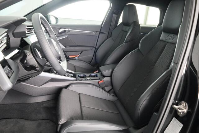 Audi A3 SPORTBACK 35 TFSI S edition 150pk S-tronic | Facelift | Navigatie | Elektrisch verstelbare voorstoelen | parkeercamera | 18 inch lichtmetalen velgen