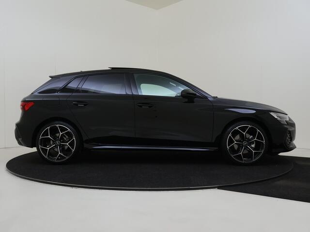 Audi A3 SPORTBACK 30 TFSI S edition | Panoramadak | Parkeerassistent | Achteruitrijcamera | Optiek zwart Plus | Navigatie Plus | Sfeerverlichting | Virtual cockpit Plus |