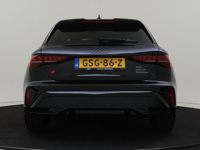 Audi A3 SPORTBACK 30 TFSI S edition | Panoramadak | Parkeerassistent | Achteruitrijcamera | Optiek zwart Plus | Navigatie Plus | Sfeerverlichting | Virtual cockpit Plus |