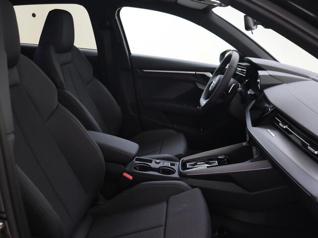 Audi A3 SPORTBACK 30 TFSI S edition | Panoramadak | Parkeerassistent | Achteruitrijcamera | Optiek zwart Plus | Navigatie Plus | Sfeerverlichting | Virtual cockpit Plus |