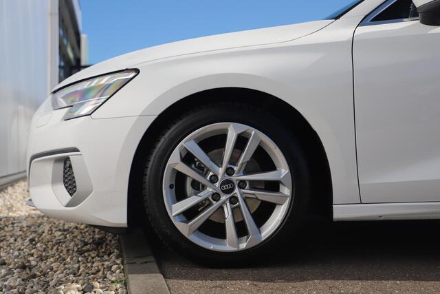 Audi A3 SPORTBACK 30 TFSI Advanced edition Automaat Panoramadak Sportstoelen Virtual Navigatie Draadloos Carplay Android Full LED 17 inch LMV Adaptive Cruise Lane Assist