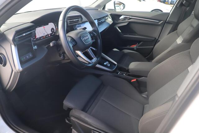 Audi A3 SPORTBACK 30 TFSI Advanced edition Automaat Panoramadak Sportstoelen Virtual Navigatie Draadloos Carplay Android Full LED 17 inch LMV Adaptive Cruise Lane Assist