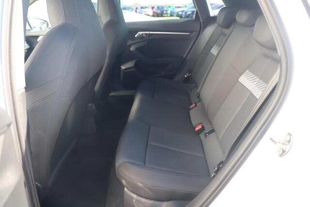 Audi A3 SPORTBACK 30 TFSI Advanced edition Automaat Panoramadak Sportstoelen Virtual Navigatie Draadloos Carplay Android Full LED 17 inch LMV Adaptive Cruise Lane Assist