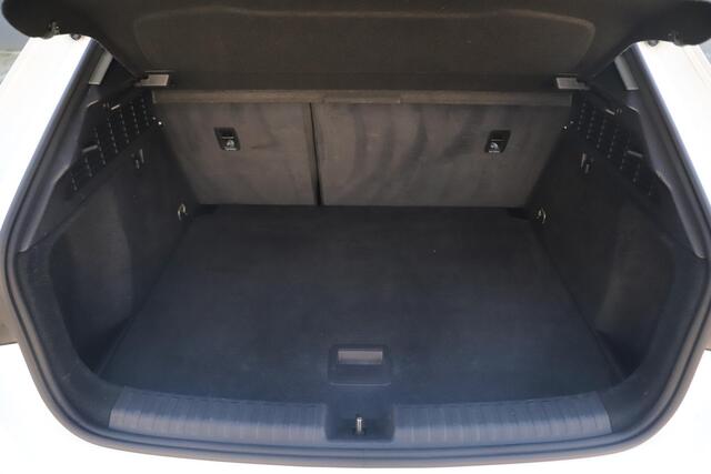 Audi A3 SPORTBACK 30 TFSI Advanced edition Automaat Panoramadak Sportstoelen Virtual Navigatie Draadloos Carplay Android Full LED 17 inch LMV Adaptive Cruise Lane Assist