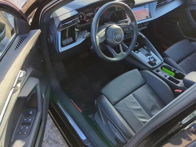 Audi A3 SPORTBACK 35 TFSI Business edition AUT/ Metallic/ Digitale Cockpit/ Led/ Leer Int+/ B &O Audio / Clima/ Navi/ Parkeersensoren/ 17 lmv