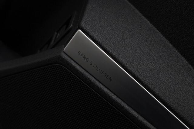 Audi A3 SPORTBACK 45 TFSI e 245 pk S-tronic S edition Competition / S-Line | Panoramadak | Trekhaak | Matrix LED | Bang & Olufsen | Elektr. stoel | Audi Sport rode stiksels