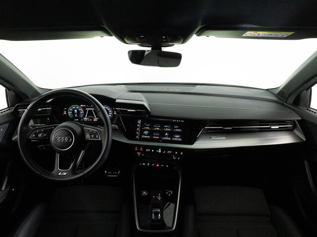 Audi A3 SPORTBACK S-Line 40 TFSIe 204 pk | LED | Navigatie Via Smartphone | Adaptieve Cruise Control |