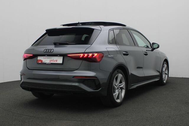 Audi A3 SPORTBACK 35 TFSI 150 pk S-tronic S edition / S-Line | Panoramadak | Navigatie | Stoelverwarming | Parkeersensoren achter