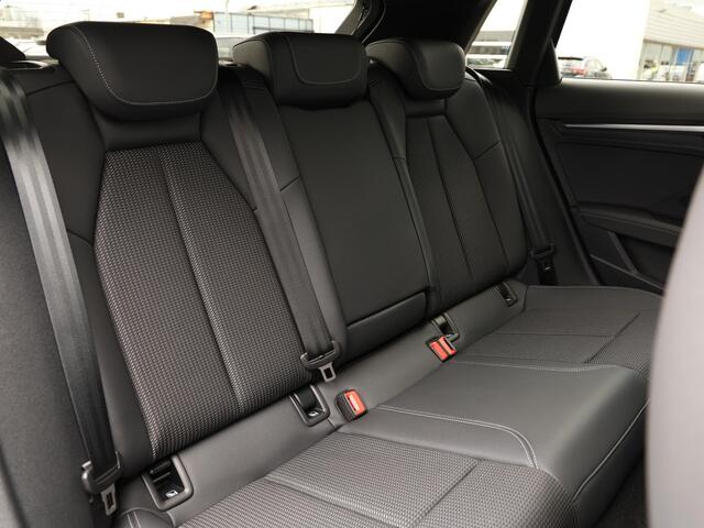 Audi A3 SPORTBACK 30 TFSI S edition 110pk | Matrix LED | Stoelverwarming | Apple Carplay | 18" Velgen