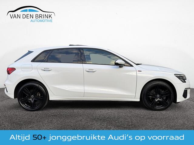 Audi A3 SPORTBACK 40 TFSIe 204 pk S-line Black Pano