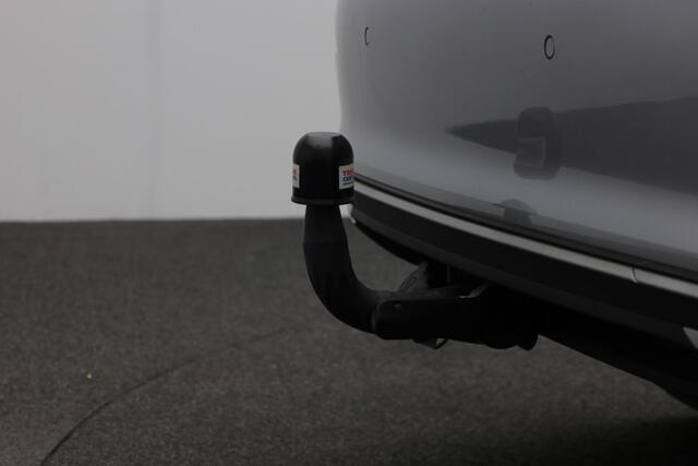 Audi A3 SPORTBACK 35 TFSI 150 pk S-tronic Business edition | Trekhaak | Navigatie | Adaptive Cruise | Parkeersensoren achter | Sportstoelen