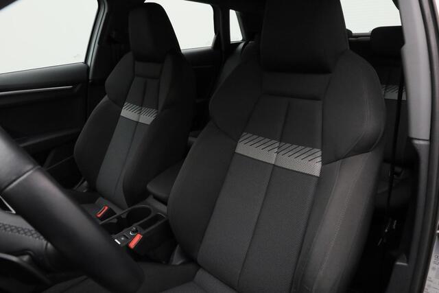Audi A3 SPORTBACK 35 TFSI 150 pk S-tronic Business edition | Trekhaak | Navigatie | Adaptive Cruise | Parkeersensoren achter | Sportstoelen