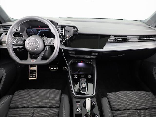 Audi A3 SPORTBACK 35 TFSI S edition 150pk | Panoramadak | 18 inch lichtmetalen velgen | Optiekpakket zwart plus |