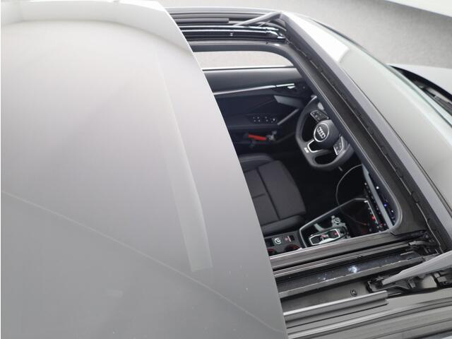 Audi A3 SPORTBACK 35 TFSI S edition 150pk | Panoramadak | 18 inch lichtmetalen velgen | Optiekpakket zwart plus |