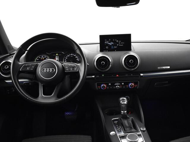 Audi A3 SPORTBACK E-Tron 1.4 204pk S-Tronic Sport · Keyless · Navi · Camera · P-Sensoren · Cruise Control · Stoelverwarming · 17'' Inch ·