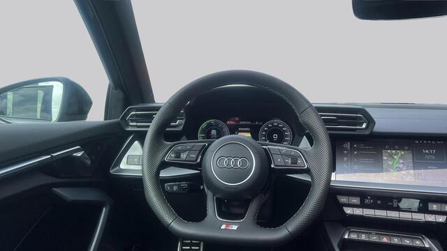Audi A3 SPORTBACK 45 TFSI e 272pk S edition Competition 19'' LMV / Panodak / Sonos