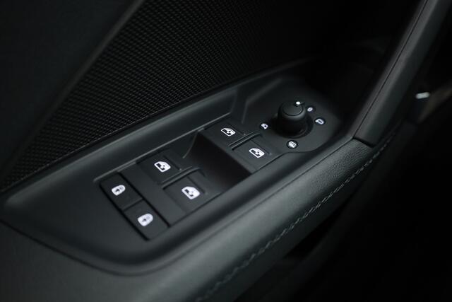 Audi A3 SPORTBACK 45 TFSI e S edition Competition | Bang & Olufsen | Adapt. Cruise | Camera | Elek. Stoelen | Afn. Trekhaak