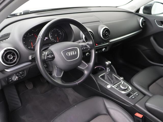 Audi A3 SPORTBACK 1.4 TFSI CoD Ambition Sport Edition | 150 PK | Multifunctioneel stuurwiel | Cruise control | Automatische verlichting | spraakbediening | Deurvergrendeling | PDC voor & achter | Navigatie | Bluetooth | Stoelverwarming | Climate | 5-deurs | Trekhaak | Lm16
