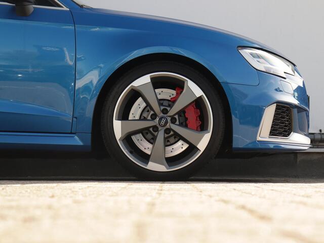 Audi A3 SPORTBACK 2.5 TFSI RS 3 quattro | Panoramadak | Schaalstoelen | Bang&Olufsen | Dealer onderhouden |
