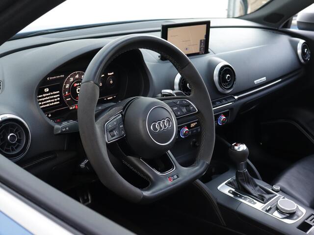 Audi A3 SPORTBACK 2.5 TFSI RS 3 quattro | Panoramadak | Schaalstoelen | Bang&Olufsen | Dealer onderhouden |