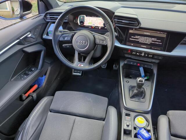 Audi A3 SPORTBACK 30 TFSI S edition HAND/ Met/ VC/ 110 PK !!/ Led/ 2x S line/ Camera/ Clima/ Navi/ PDC/ 18 lmv