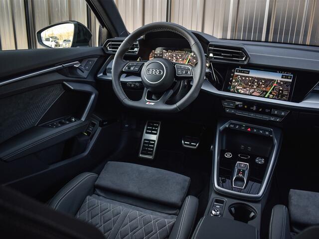 Audi A3 SPORTBACK 45 TFSI e S EDITION COMPETITION | PANORAMADAK | S-SEATS | SONOS SOUND | CAMERA | BLACK-OPTIC | AMBIANCE INTERIEUR
