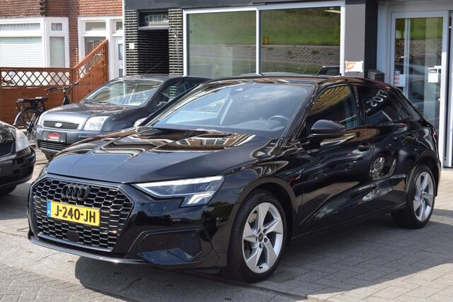 Audi A3 SPORTBACK 30 TFSI Business edition Sportstoelen Apple Carplay