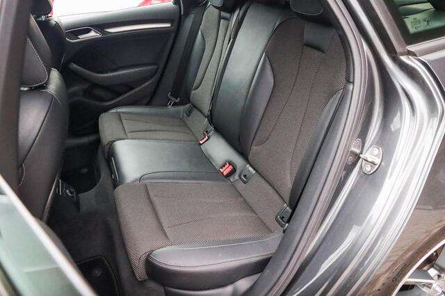 Audi A3 SPORTBACK 35 TFSI S-tronic S-Line Advance Sport |