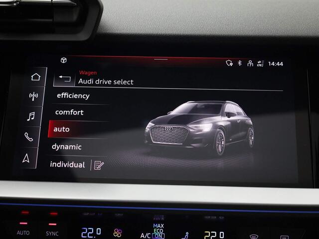 Audi A3 SPORTBACK 40 TFSIe 150kW/204PK Advanced · Panoramadak · Drive select · Parkeersensoren · Garantie tot juni 2026