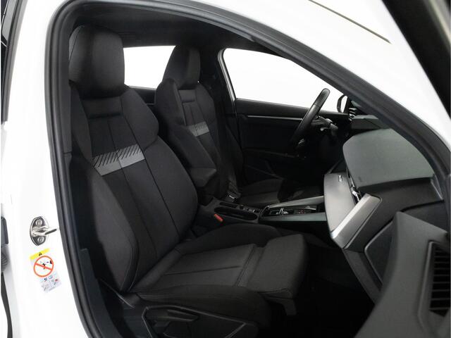 Audi A3 SPORTBACK S-Line 45 TFSIe 245 pk | Black Edition | LED | Navigatie | Adaptieve cruise | Stoelverwarming |