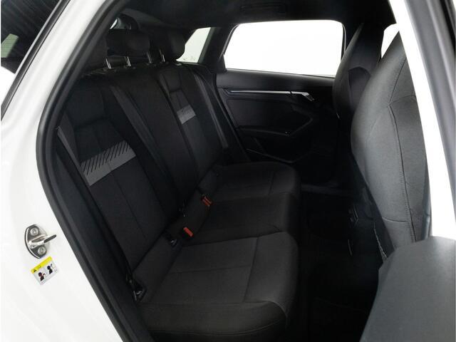Audi A3 SPORTBACK S-Line 45 TFSIe 245 pk | Black Edition | LED | Navigatie | Adaptieve cruise | Stoelverwarming |