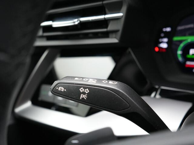 Audi A3 SPORTBACK 40 TFSI e Advanced S-line edition | Adaptive cruise control | Audi virtual cockpit | MMI navigatie plus MMI touch | Sportstoelen