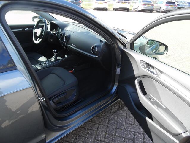 Audi A3 SPORTBACK 30 TFSI Pro Line