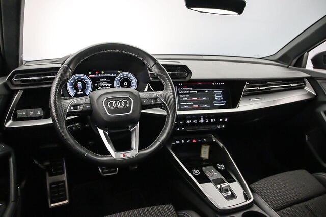 Audi A3 SPORTBACK 45 TFSI e S Edition Comp. | Pano | B&O | Adapt. Cruise | Keyless | 18 Inch | S Line | Elek Stoel | Matix LED | Optiek Zwart