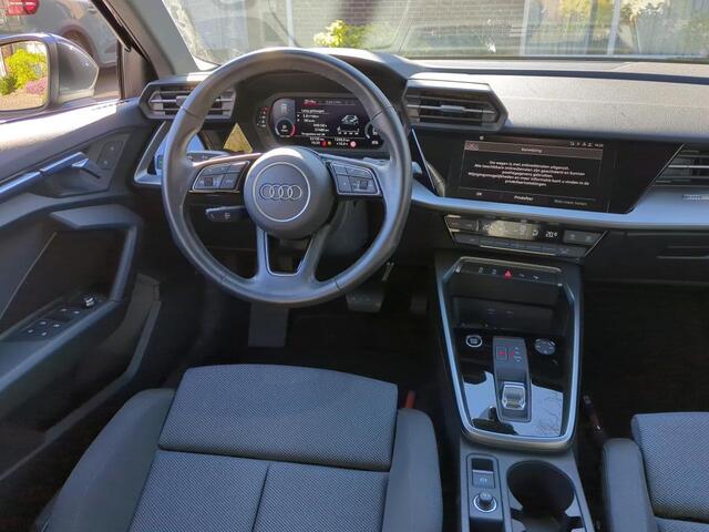 Audi A3 SPORTBACK 35 TFSI 150pk Business edition S-Tronic / Navigatie / Cruise Control / Parkeersensoren
