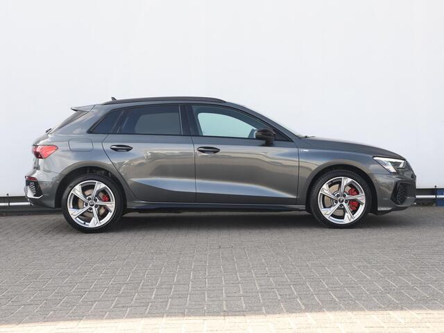 Audi A3 SPORTBACK 45 TFSI e S edition Competition | 245pk | Optiek zwart plus | Leder Nappa | LED | 18" | Nieuwprijs ¤ 60.237 |