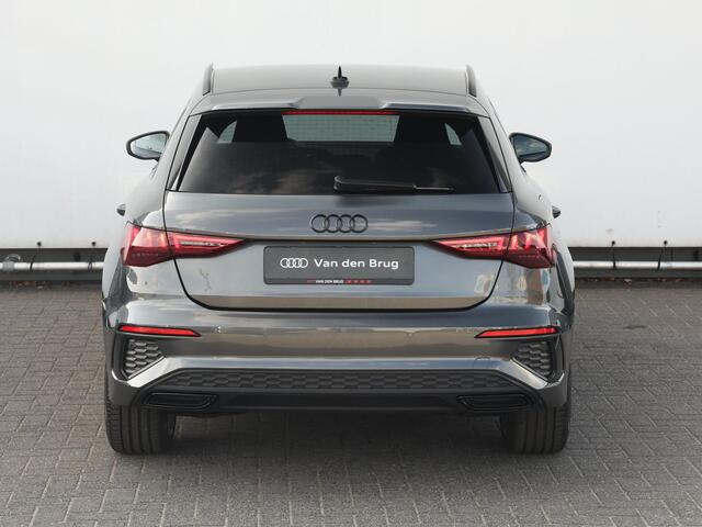 Audi A3 SPORTBACK 45 TFSI e S edition Competition | 245pk | Optiek zwart plus | Leder Nappa | LED | 18" | Nieuwprijs ¤ 60.237 |