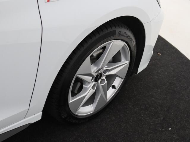 Audi A3 SPORTBACK 35 TFSI S edition | Navigatie plus | Stoelverwarming | Sfeerverlichting | CarPlay | Virtual cockpit | S-line interieur | Draadloze telefoonlader |